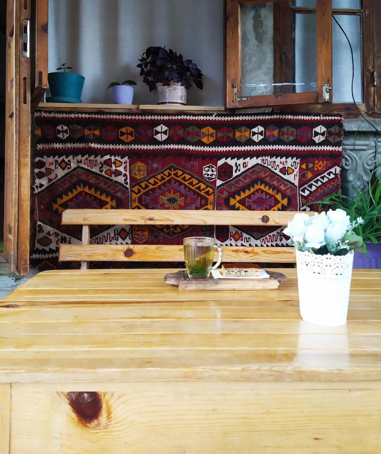 Ailama Guesthouse Местія Екстер'єр фото