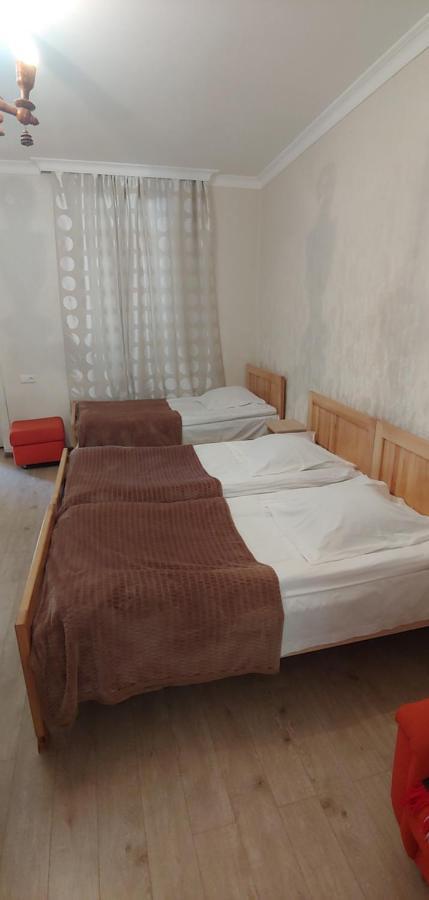 Ailama Guesthouse Местія Екстер'єр фото