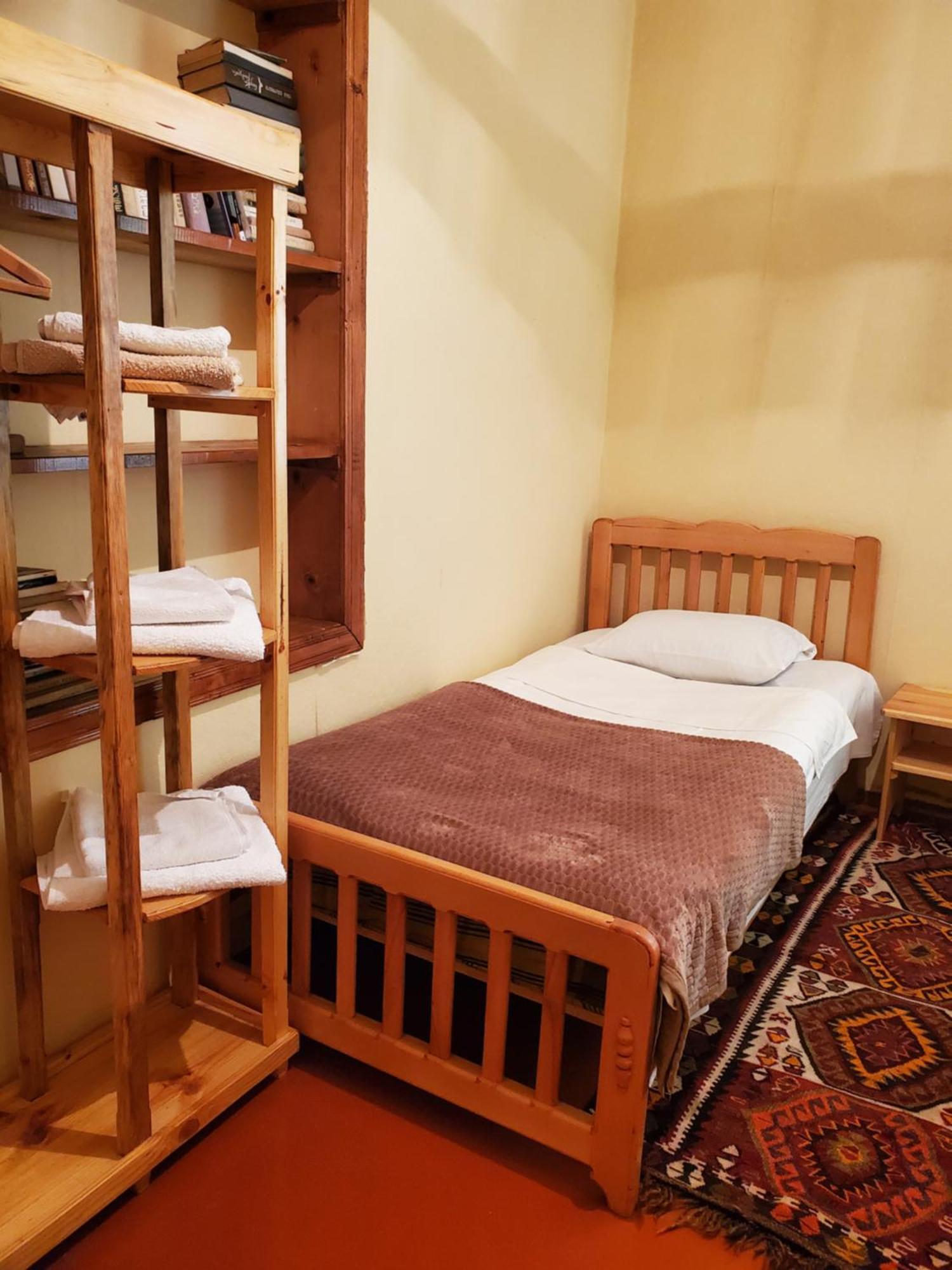 Ailama Guesthouse Местія Номер фото