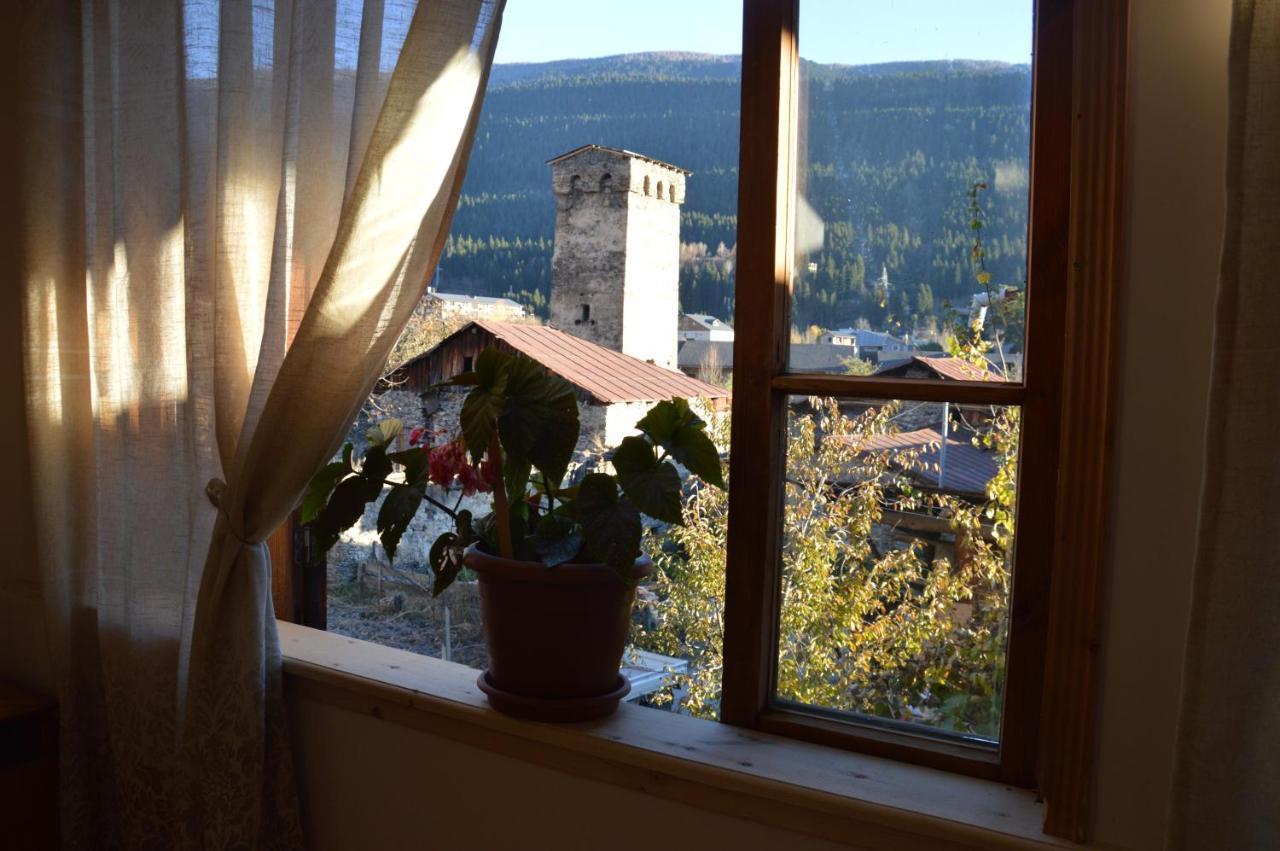 Ailama Guesthouse Местія Екстер'єр фото