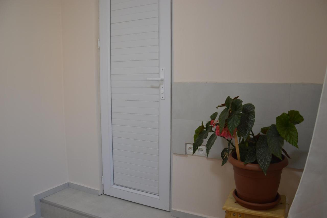 Ailama Guesthouse Местія Екстер'єр фото